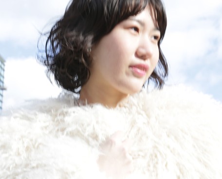 軽く弾むようなカール